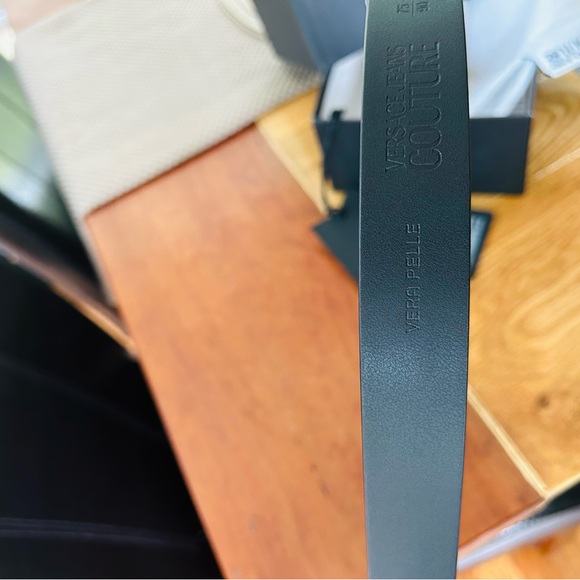 NWT Versace Belt in Black Gold Size 75-90 - Picture 13 of 16